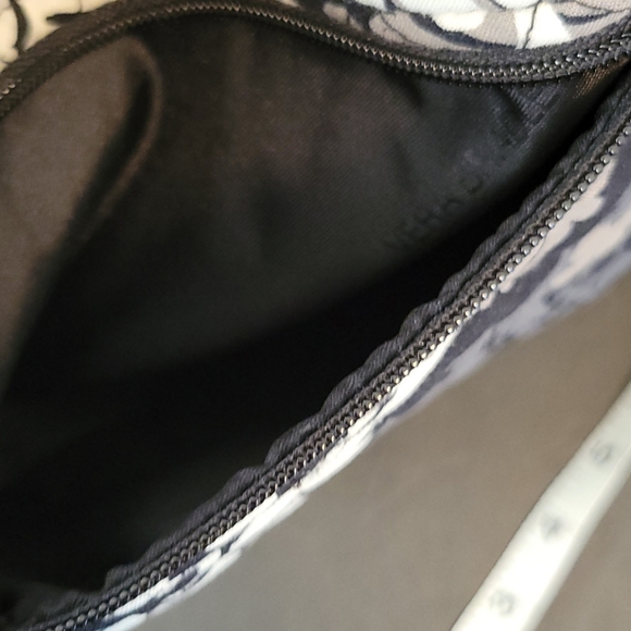 Vera Bradley Crossbody - Picture 5 of 8